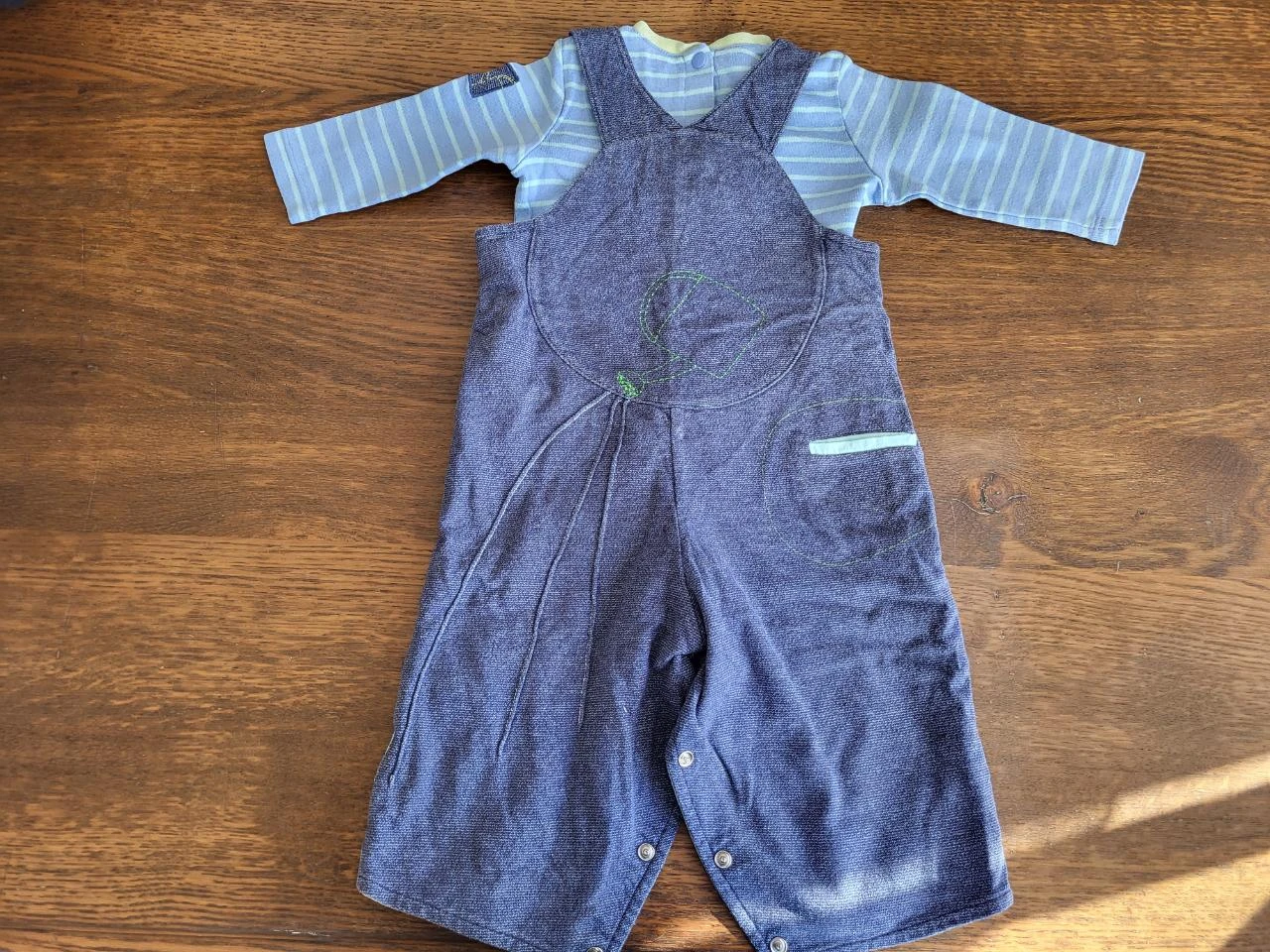 1 macacão e sua camiseta de manga longa para menino de 6 meses – photo 2